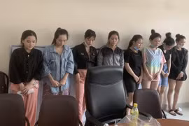Bắt giữ quản lý quán karaoke bán ma túy cho khách nữ đến “bay lắc”