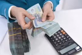 Ngân hàng gợi ý gửi tiết kiệm “mua bia kèm lạc” với lời hứa hẹn lãi suất “siêu khủng” 25%/năm