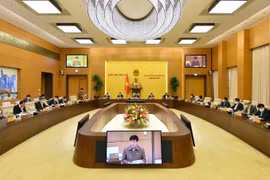 Tăng cường giám sát việc giải quyết tình trạng ùn ứ hàng hóa tại khu vực cửa khẩu
