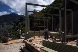 Được "chống lưng", giới siêu giàu Venezuela xây biệt thự trong vườn quốc gia