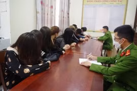 11 nam thanh, nữ tú thuê nhà hàng ‘mở tiệc’ ma túy