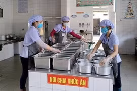 Hà Nội yêu cầu tất cả trường học kiểm soát chặt nguồn gốc thực phẩm