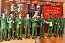 Thưởng "nóng" cho tập thể, cá nhân có thành tích xuất sắc trong phòng, chống tội phạm hình sự