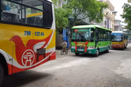 Hà Nội: Xe buýt được hoạt động 100% công suất từ ngày 8/2