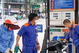 Chính phủ yêu cầu bảo đảm cân đối cung cầu mặt hàng xăng dầu