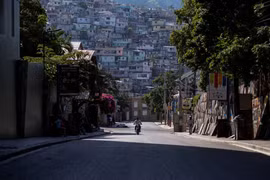 Mỹ, Canada giao xe bọc thép cho Haiti để chống băng đảng tội phạm