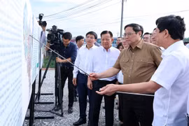 Thủ tướng khảo sát các công trình giao thông trọng điểm tại Bình Dương