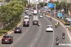 “Bát nháo” trên đại lộ đẹp nhất TP. HCM