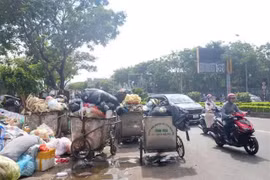 Khu xử lý rác thải Xuân Sơn xin tạm ngừng để khắc phục sự cố