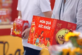 Giới trẻ chọn quà gì cho gia đình ngày Tết?