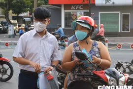 TP. HCM: Không ép phụ huynh, học sinh mua sách tham khảo, bài tập