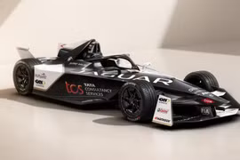 Jaguar trình làng xe đua mới tranh tài ở giải Formula E