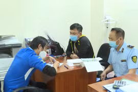 Hơn 46.000 bộ kit test Covid-19 Trung Quốc nhập lậu bị thu giữ trong đêm
