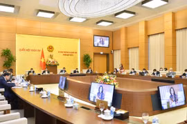 Cân nhắc việc giao cho Ban Công tác đại biểu nhiều nhiệm vụ liên quan nhân sự của Văn phòng Quốc hội