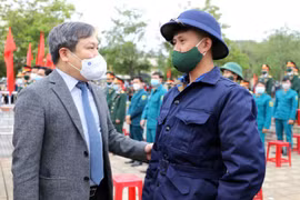 1.176 thanh niên Quảng Bình lên đường nhập ngũ