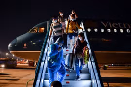 Hơn 1.700 hành khách nhập cảnh vào Việt Nam trên 17 chuyến bay quốc tế