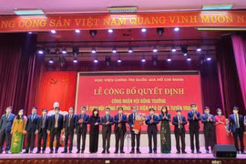 Trao quyết định công nhận Hội đồng trường và Chủ tịch Hội đồng trường Học viện Báo chí và Tuyên truyền