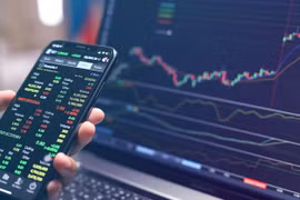 Cổ phiếu bluechips kéo chứng khoán bật tăng trở lại