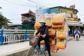 "Ông Công, ông Táo" về phố