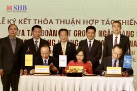 Kỳ vọng của bầu Hiển sau cú bắt tay với Vietnam Airlines và VNR