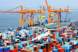 Khơi thông hàng hóa giữa đại dịch