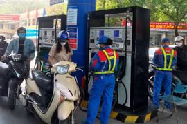 Hà Nội: Người dân dễ dàng mua xăng dầu hơn