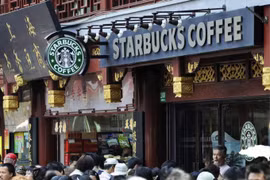 Starbucks liên tục nhận ‘bão’ chỉ trích tại Trung Quốc