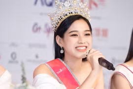 Hoa hậu Đỗ Thị Hà thông báo âm tính với COVID-19