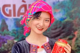 Hành trình khôi phục nghề thổ cẩm Suối Giàng của nữ sinh mê thiết kế thời trang