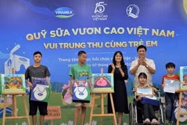 Thêm một mùa Trung thu ấm áp trong hành trình 15 năm của Quỹ sữa Vươn cao Việt Nam