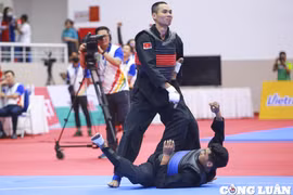 Trần Đình Nam với đôi chân dài dễ dàng lấy HCV Pencak Silat ở hạng cân 75kg