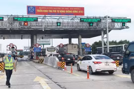 Phạt xe không đủ điều kiện lưu thông trên cao tốc Hà Nội - Hải Phòng