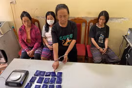 Sáu "nữ quái" rủ nhau đi mua, bán vận chuyển ma tuý