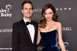 Chồng tỷ phú muốn Miranda Kerr sinh thêm con