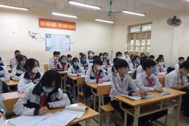 “Học sinh theo bố mẹ đi ăn nhà hàng, không lý do gì các em phải tiếp tục học trực tuyến”