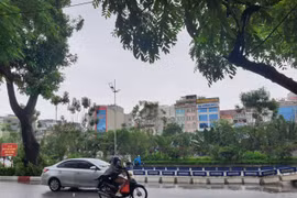 Dự báo thời tiết xấu vào dịp lễ 30/4, người dân cần cảnh giác đề phòng khi đi du lịch