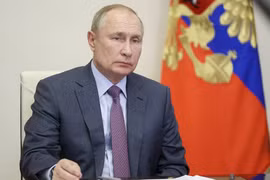 Ông Putin thề sẽ đáp trả nhanh chóng nếu có sự can thiệp vào Ukraine
