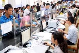 Hà Nội nghiên cứu tăng thu nhập cho cán bộ, công chức ngăn tình trạng nghỉ việc
