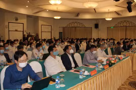 Xanh hóa môi trường khai thác mỏ, đưa công viên vào trong mỏ, nhà máy