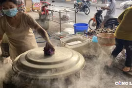 Làng nghề bánh ú nước tro ở TP.HCM rộn ràng ngày cận Tết Đoan Ngọ