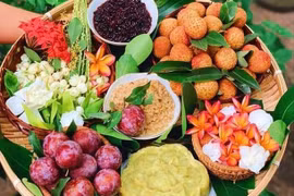Mâm cúng Tết Đoan Ngọ đắt khách, “cháy hàng”