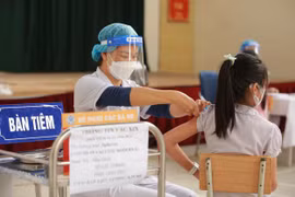 Hà Nội triển khai tiêm vaccine cho trẻ từ 5-11 tuổi ở các tuyến huyện
