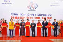 Giới thiệu những khoảnh khắc lịch sử của mối quan hệ hợp tác Việt Nam - Hàn Quốc