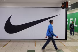 Tổng thống Ukraine “biết ơn” Nike vì rời thị trường Nga
