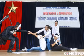 Hà Nội: Học sinh hào hứng tham gia buổi tuyên truyền về an toàn giao thông