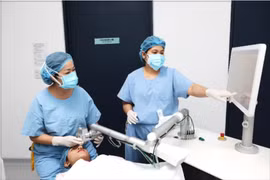 Điều trị tật khúc xạ mắt an toàn với công nghệ CLEAR