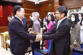 Khuyến khích, tạo điều kiện để bà con Việt Kiều tại Lào về thăm quê hương, đầu tư kinh doanh