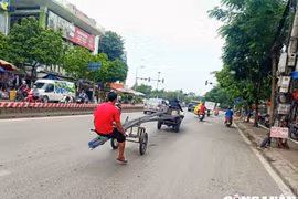 Sau chỉ đạo của Chủ tịch Hà Nội, xe tự chế nguy hiểm vẫn tung hoành trên đường phố