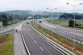 Hoàn thành giải phóng mặt bằng đường Vành đai 4 - Vùng Thủ đô trong quý IV/2023