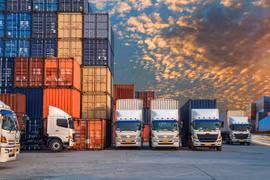 Chi phí logistics giảm theo đà giảm giá xăng dầu